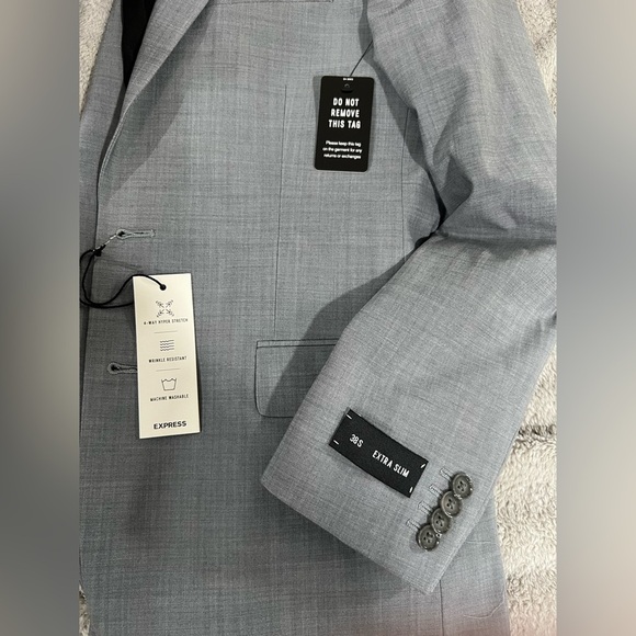 [Express] NWT Extra Slim Gray Wool-Blend
Modern Tech Suit Jacket - Picture 5 of 8